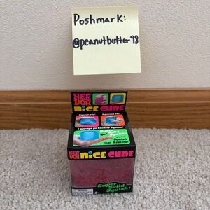 NeeDoh Nice Cube Squish PINK